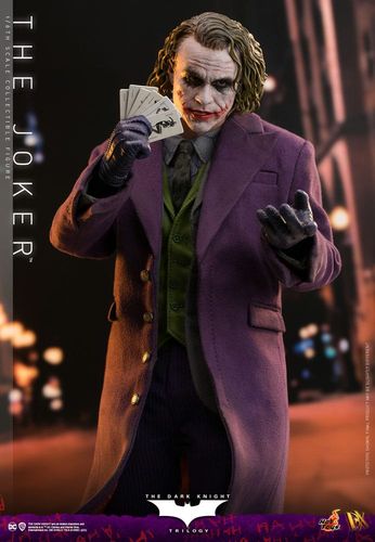 Joker　1506060 El Caballero oscuro Figura DX 1/6 The Joker 31 cm | Frikipolis.com