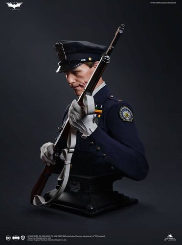 The Dark Knight Busto 1/1 The Joker (Police Uniform) 87 cm - Imagen 4