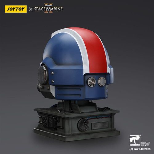 Warhammer 40,000: Space Marine 2 Réplica Ultramarines Lieutenant Titus casco con expositor 44 cm - Imagen 3